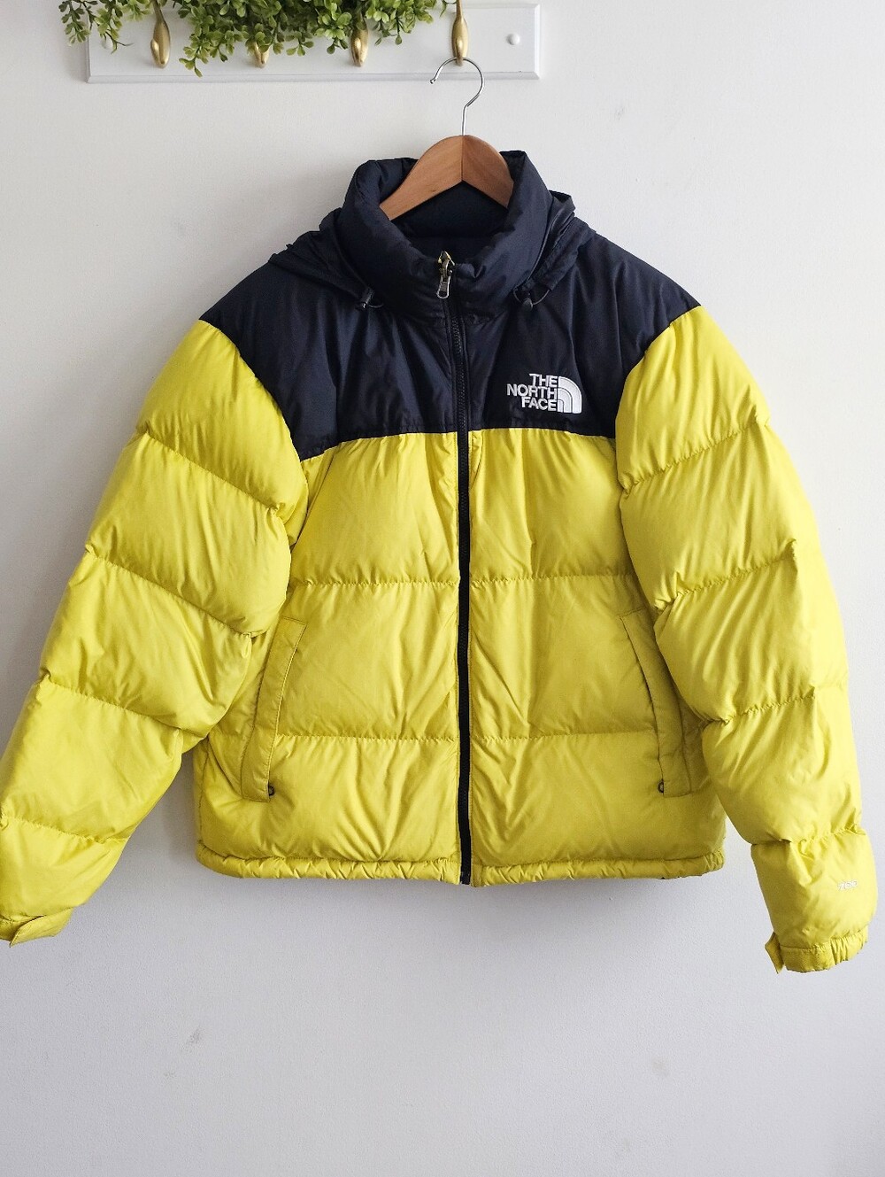 The North Face 700 Fill Nuptse Down Puffer Jacket Men’s Medium Yellow Black Hood